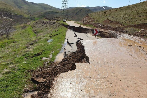 سیلاب ۷۷ میلیارد تومان به راه‌های ارتباطی استان همدان خسارت زد