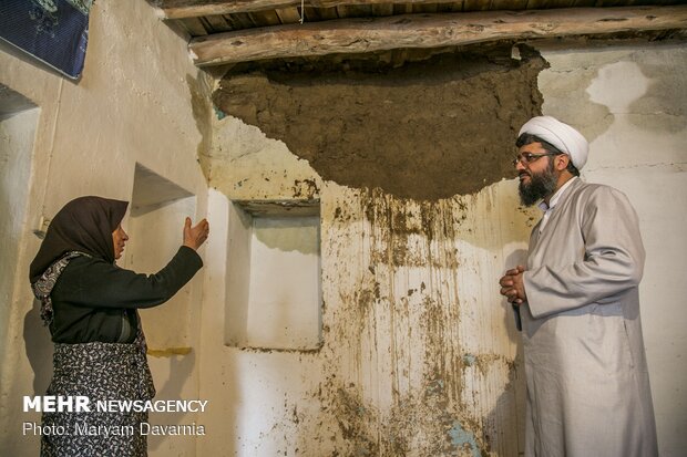 عیدی پاسداران به سیل زدگان خراسان شمالی در روز پاسدار