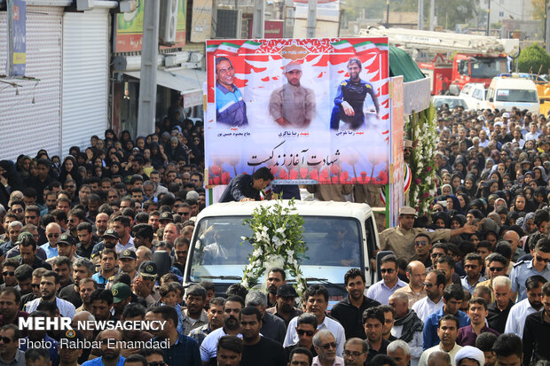 بندر عباس میں وزارت دفاع کے شہیدوں کی تشییع جنازہ