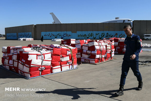 ارسال محموله ۶۰۰۰ چادر به مناطق سیل زده خوزستان