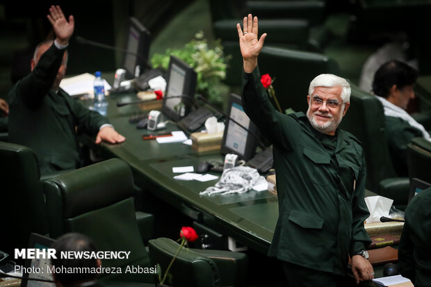 MPs dressed in IRGC uniform in open session