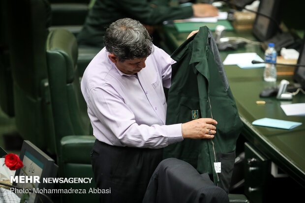 MPs dressed in IRGC uniform in open session