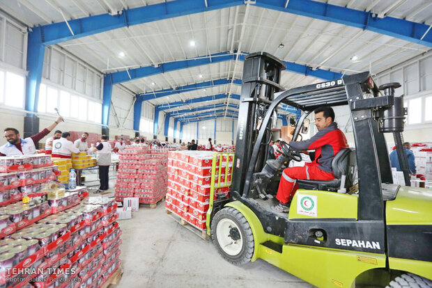 The Iranian Red Crescent Society's aid to flood victims