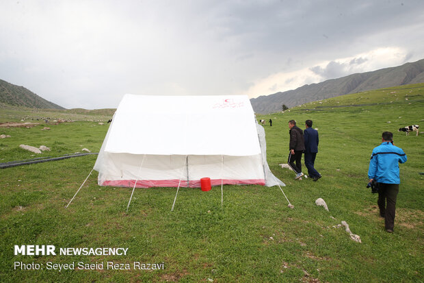 انتقال اهالی روستای « چم شیر » به مناطق امن