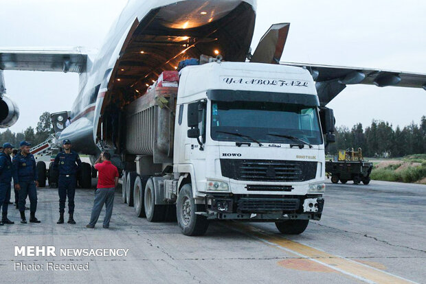 ارسال هوایی محموله‌های امدادی فارس به خوزستان