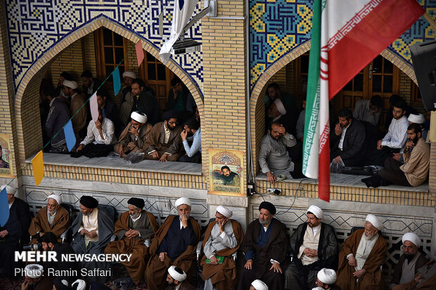 Mashhad Seminary students hold gathering in solidarity with IRGC