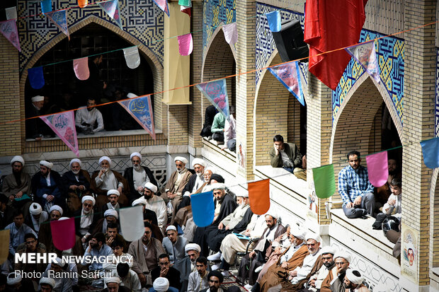 Mashhad Seminary students hold gathering in solidarity with IRGC