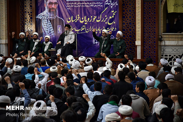 Mashhad Seminary students hold gathering in solidarity with IRGC