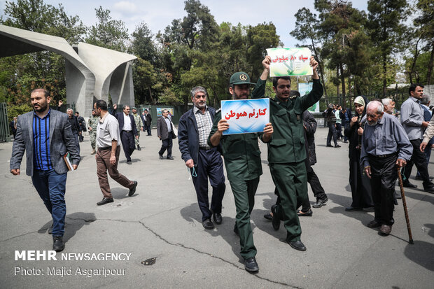 Tehranis march to protest at US' IRGC blacklisting 