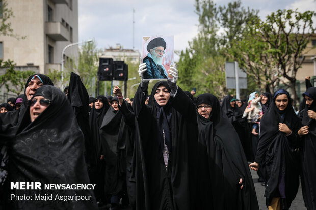 Tehranis march to protest at US' IRGC blacklisting 