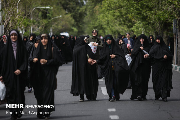 Tehranis march to protest at US' IRGC blacklisting 