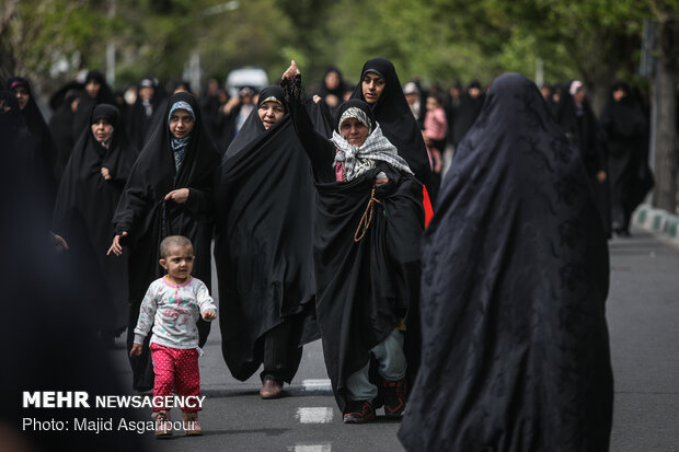 Tehranis march to protest at US' IRGC blacklisting 