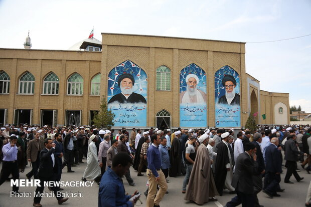 People in Qom march to protest at US' IRGC blacklisting