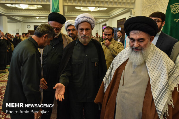 راهپیمایی نمازگزاران شیراز در حمایت از سپاه پاسداران