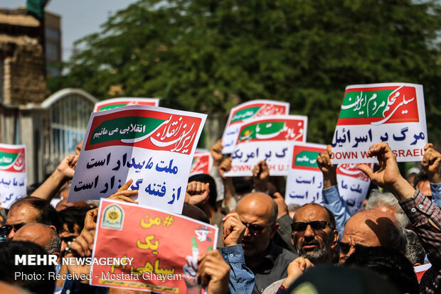 راهپیمایی نمازگزاران آبادانی در حمایت از سپاه پاسداران