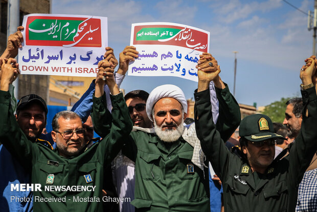 راهپیمایی نمازگزاران آبادانی در حمایت از سپاه پاسداران