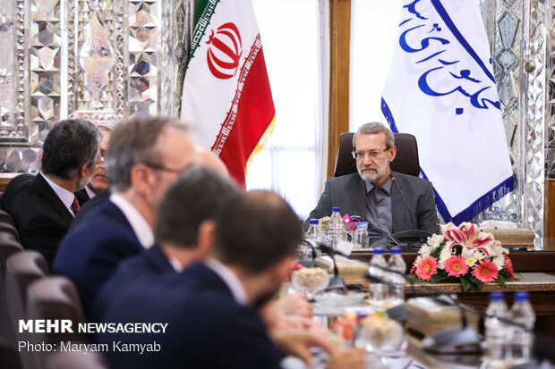 Italian PM visits Larijani in Tehran