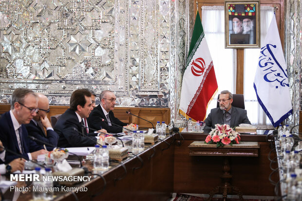 Italian PM visits Larijani in Tehran