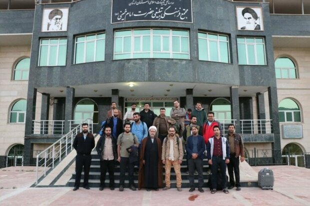 اعزام گروه جهادی شاعران و نویسندگان به مناطق سیل‌زده لرستان