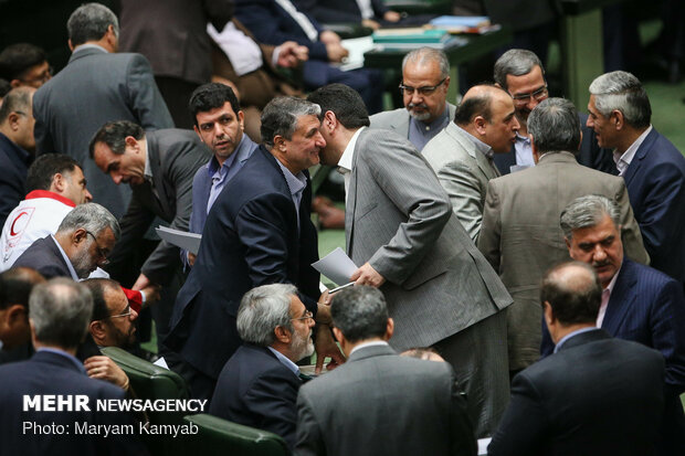 Parl. session on assessing flood damage in Iranian provs.
