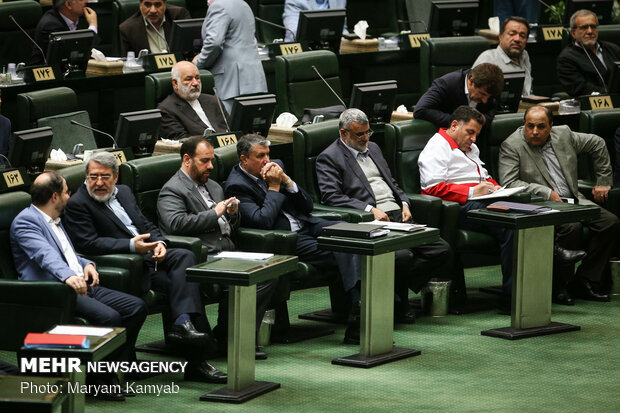 Parl. session on assessing flood damage in Iranian provs.
