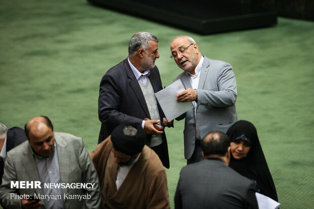 Parl. session on assessing flood damage in Iranian provs.
