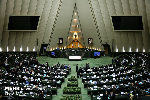 Parl. session on assessing flood damage in Iranian provs.
