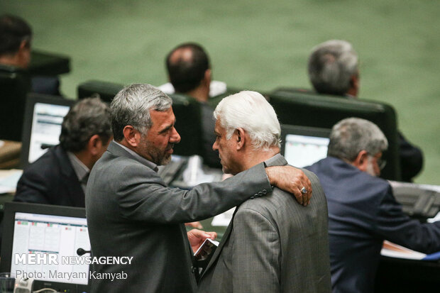 Parl. session on assessing flood damage in Iranian provs.
