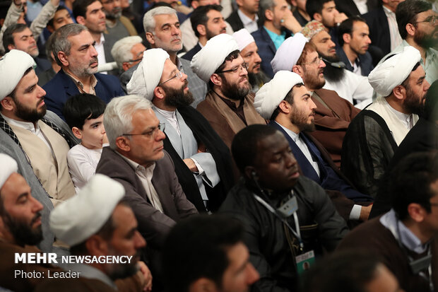 دیدار شرکت کنندگان مسابقات بین‌المللی قرآن با رهبر معظم انقلاب