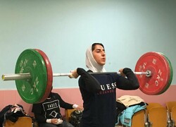 وزنه برداری بانوان