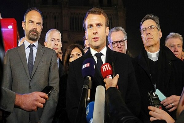 Macron: Notre-Dame'ı birlikte yeniden inşa edeceğiz