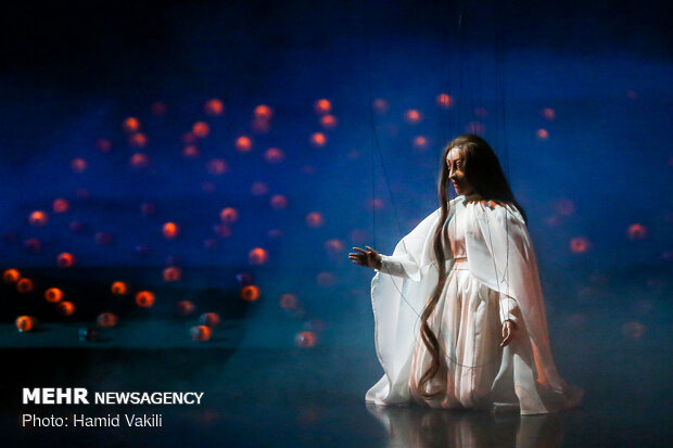 ‘Love’ puppet opera on stage in Tehran