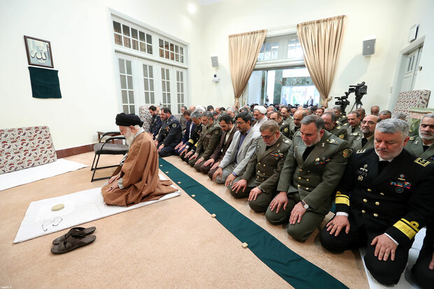 Top commanders meet Leader ahead of Army Day