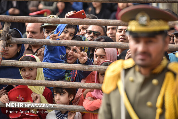 Army forces parade in Shiraz