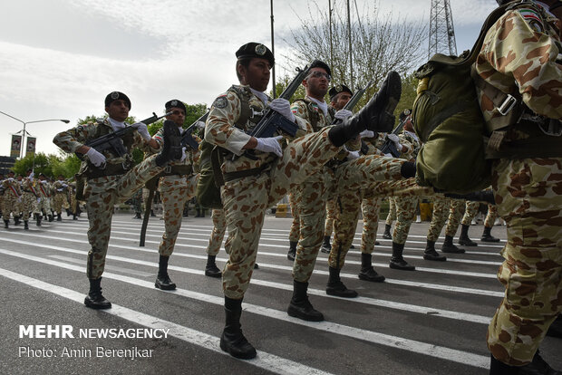 Army forces parade in Shiraz