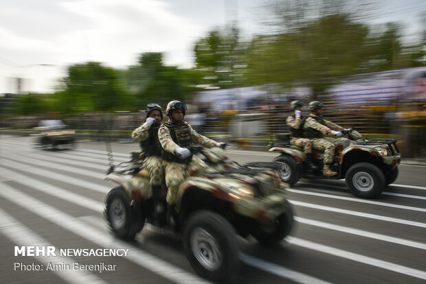 Army forces parade in Shiraz