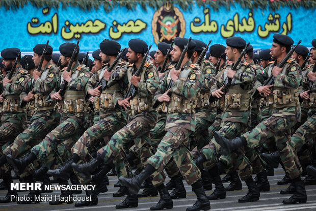 تہران میں مسلح افواج کی پریڈ