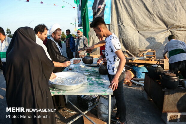 پذیرایی موکب ها از زائران نیمه شعبان در قم