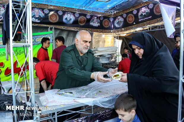 پذیرایی موکب ها از زائران نیمه شعبان در قم