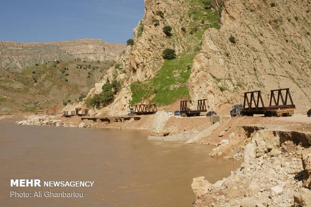 ساخت ، حمل و نصب پل های عظیم آهنی در لرستان