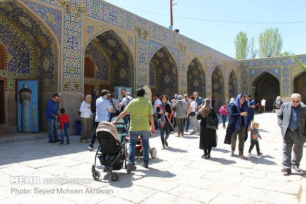 Tourists receive warm welcome during 12th Shia Imam birth anniv. celebrations