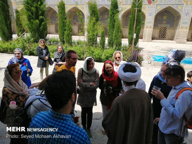 Tourists receive warm welcome during 12th Shia Imam birth anniv. celebrations