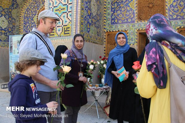 Tourists receive warm welcome during 12th Shia Imam birth anniv. celebrations