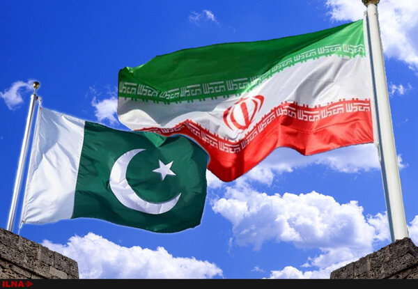 پاکستان کو گیس، پٹرول اور بجلی دینے کیلئے تیار ہیں، ایران کی پیشکش