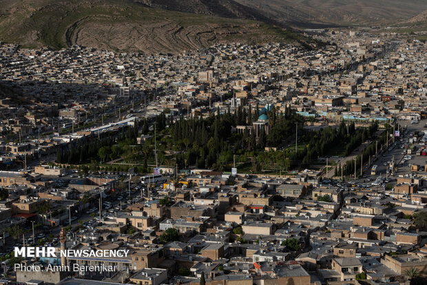 Iranians commemorate National Day of Sa’di of Shiraz