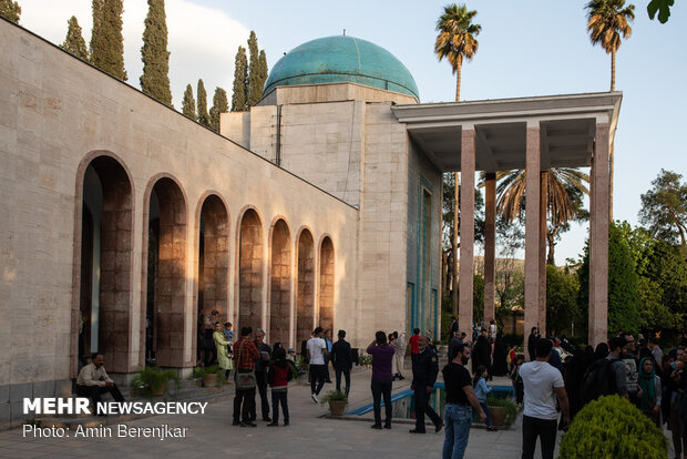 Iranians commemorate National Day of Sa’di of Shiraz