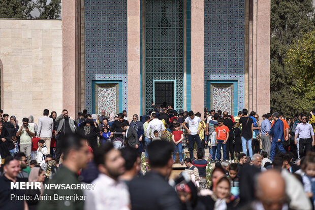 Iranians commemorate National Day of Sa’di of Shiraz