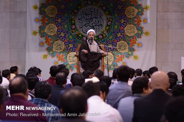 مراسم احیای شب نیمه شعبان در دانشگاه‌ تهران