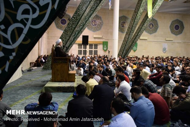 مراسم احیای شب نیمه شعبان در دانشگاه‌ تهران