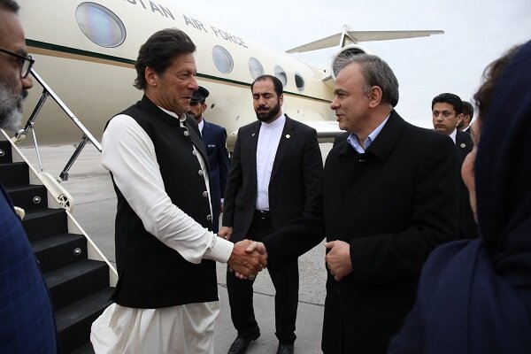 Pakistani PM lands in Mashhad as first step of Iran state visit 